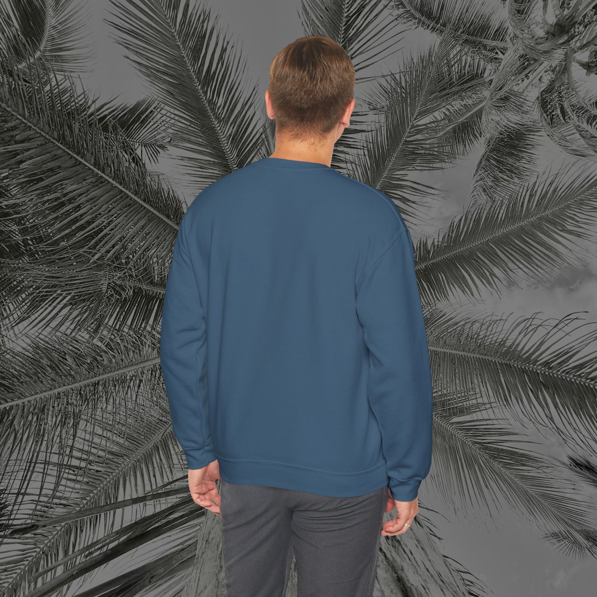 Peace Out, North Pole Edition - (UNSEX) Cozy Crewneck Sweatshirt – Aliento De Vida