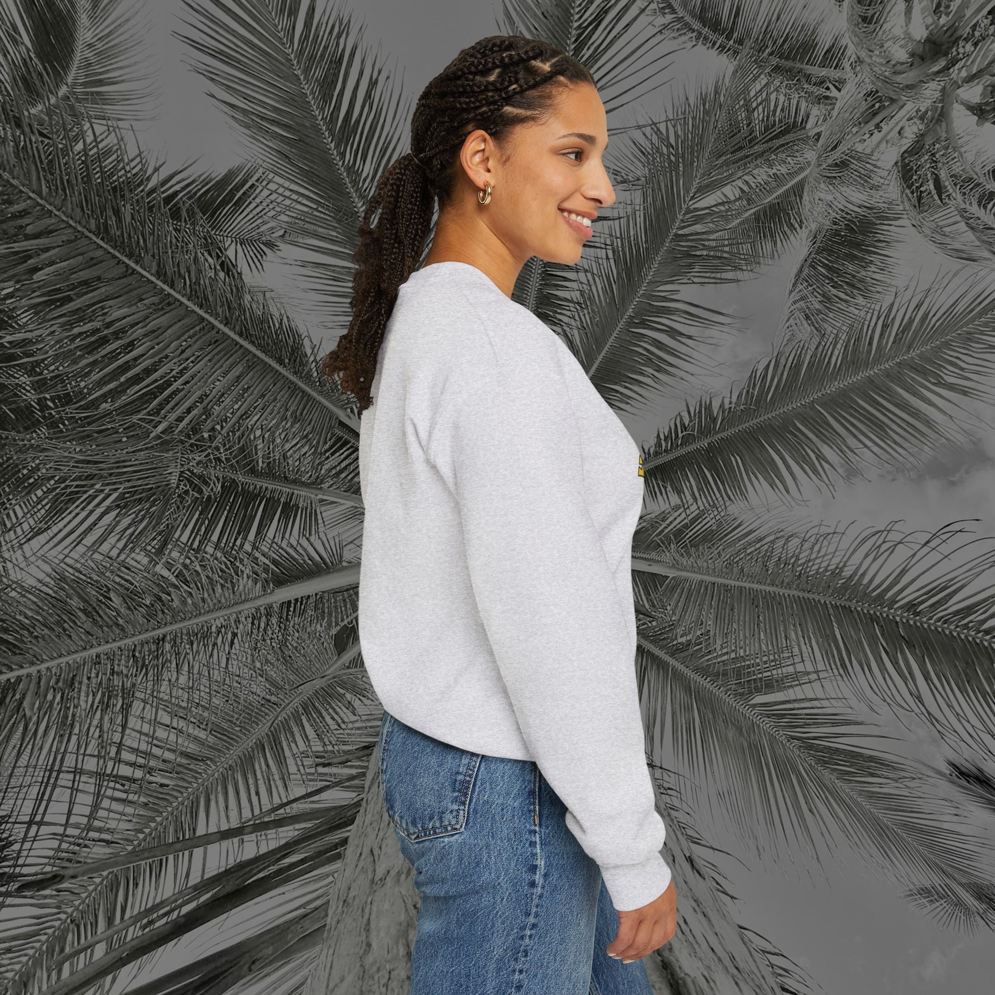 Peace Out, North Pole Edition - (UNSEX) Cozy Crewneck Sweatshirt – Aliento De Vida